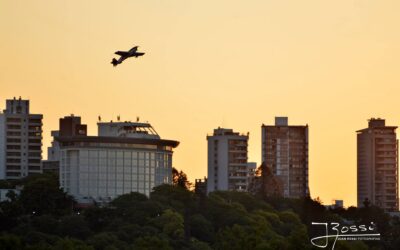 Presencia Acro en la Costanera marcó el inicio del mes Aniversario del Aeroclub.