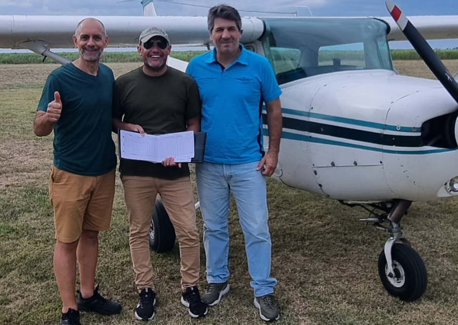 Felicitaciones a Emmanuel Hernández por la obtención de su Licencia de Piloto Privado de Avión.