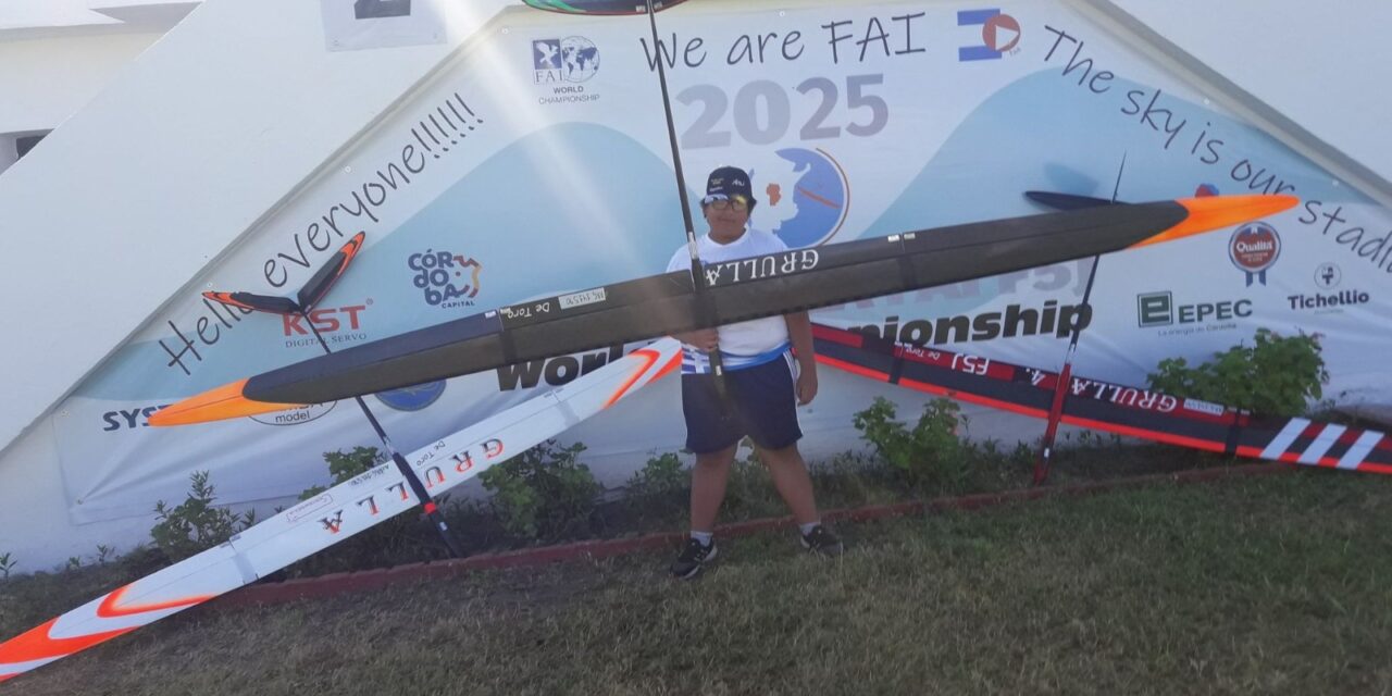 ¡El Aeroclub Ciudad de Paraná celebra el triunfo de Benicio De Toro en el Mundial FAI de Aeromodelismo!