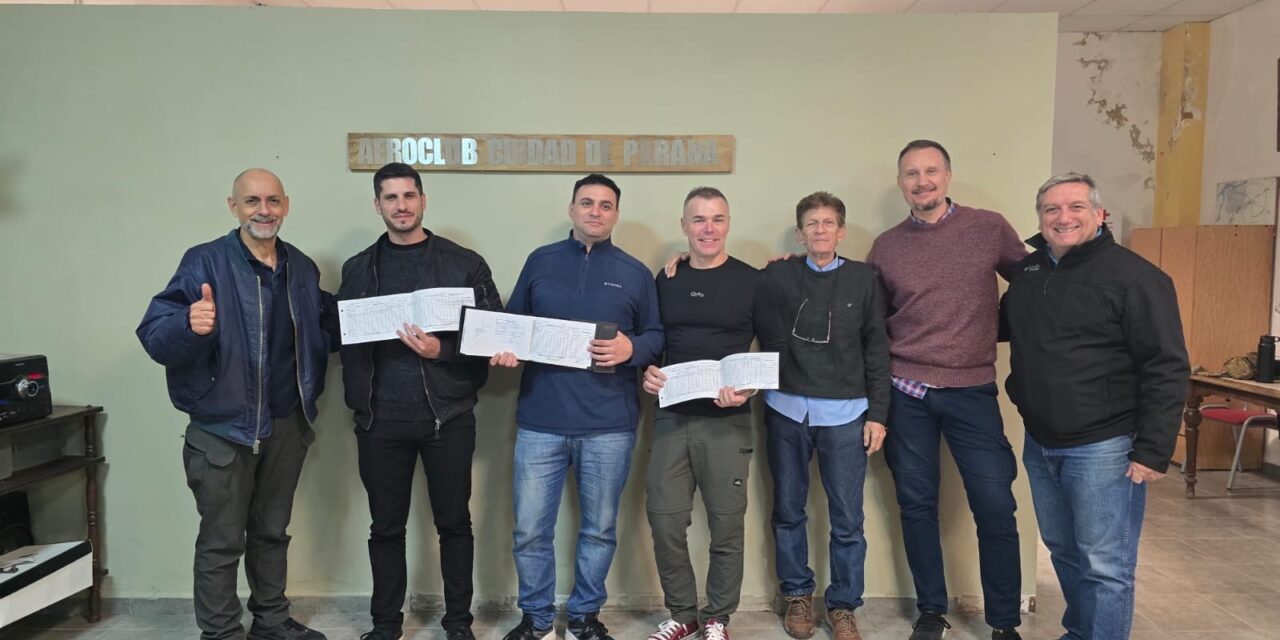 Nuestro Aeroclub celebra los nuevos pilotos formados en la escuela de vuelo.